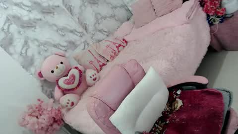 Snapshot of lobotara69 chatting on 03/11/26, 12:38 Thea online show from 03/11/26, 12:38