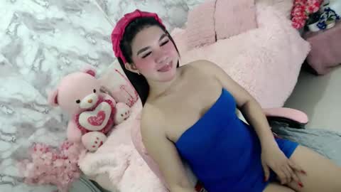 Snapshot of lobotara69 chatting on 04/08/26, 08:31 Thea online show from 04/08/26, 08:31