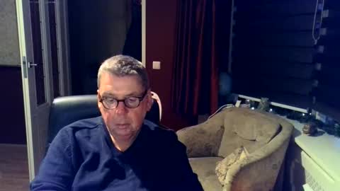 Loebet online show from 12/19/25, 04:03