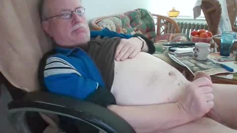 Snapshot of loewe39238 chatting on 02/16/25, 08:10 loewe39238 online show from 02/16/25, 08:10