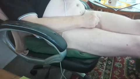 Snapshot of loewe39238 chatting on 10/15/25, 07:41 loewe39238 online show from 10/15/25, 07:41