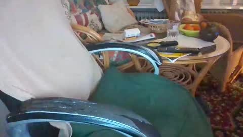 Snapshot of loewe39238 chatting on 11/23/25, 04:34 loewe39238 online show from 11/23/25, 04:34