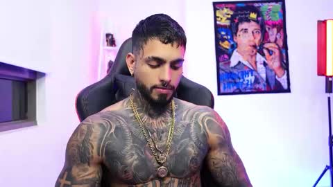 logan_hugh8 online show from 11/24/25, 03:17