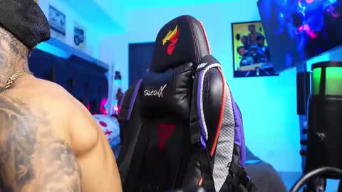 logan_hugh8 online show from 02/25/26, 01:15