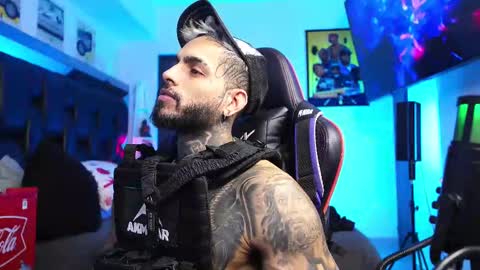 logan_hugh8 online show from 02/26/26, 03:05