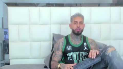logan_hugh8 online show from 07/15/26, 11:21