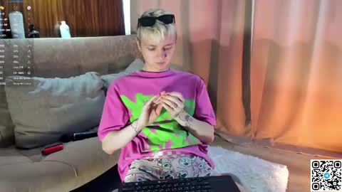 Snapshot of logan_mett chatting on 04/14/26, 11:49 Logan online show from 04/14/26, 11:49