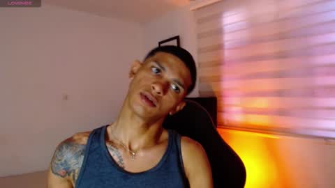 Snapshot of logan_military chatting on 10/19/25, 09:15 logan online show from 10/19/25, 09:15