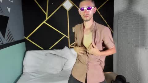 Logan Rogers online show from 10/23/25, 05:23