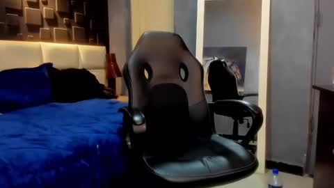 Snapshot of logan_varela chatting on 12/26/24, 02:01 logan_varela online show from 12/26/24, 02:01