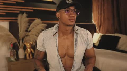 Snapshot of logan_varela chatting on 01/23/25, 08:45 logan_varela online show from 01/23/25, 08:45