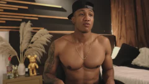 Snapshot of logan_varela chatting on 01/25/25, 01:43 logan_varela online show from 01/25/25, 01:43