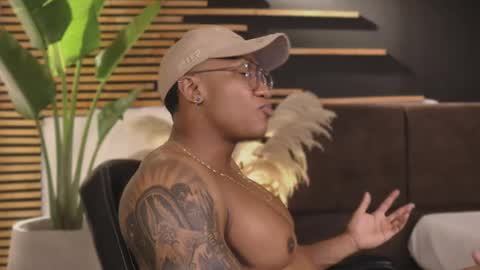 Snapshot of logan_varela chatting on 01/29/25, 06:43 logan_varela online show from 01/29/25, 06:43