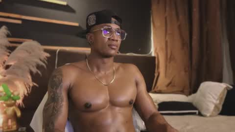 Snapshot of logan_varela chatting on 01/31/25, 01:43 logan_varela online show from 01/31/25, 01:43