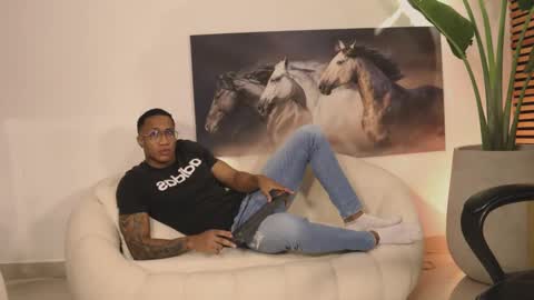 Snapshot of logan_varela chatting on 02/01/25, 11:16 logan_varela online show from 02/01/25, 11:16