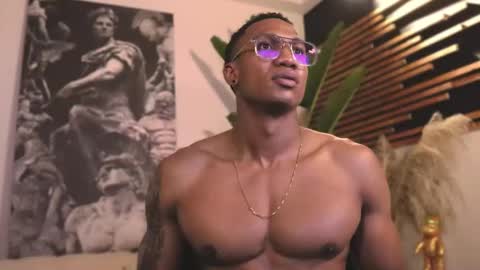 Snapshot of logan_varela chatting on 02/12/25, 01:30 logan_varela online show from 02/12/25, 01:30