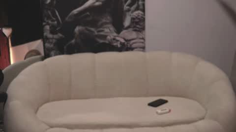 Snapshot of logan_varela chatting on 02/15/25, 09:16 logan_varela online show from 02/15/25, 09:16