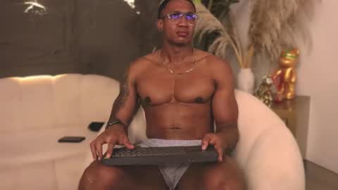 Snapshot of logan_varela chatting on 02/20/25, 01:25 logan_varela online show from 02/20/25, 01:25