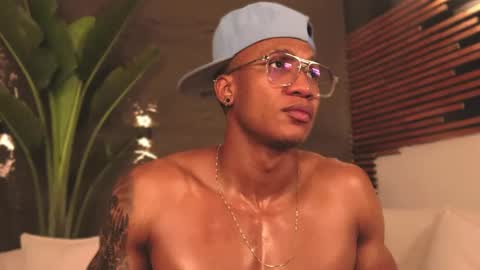 Snapshot of logan_varela chatting on 02/27/25, 03:04 logan_varela online show from 02/27/25, 03:04