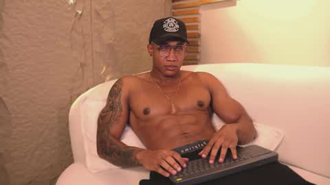 Snapshot of logan_varela chatting on 03/05/25, 05:29 logan_varela online show from 03/05/25, 05:29