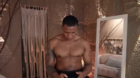 Snapshot of logan_varela chatting on 09/20/25, 10:49 logan_varela online show from 09/20/25, 10:49