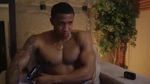 Snapshot of logan_varela chatting on 10/23/25, 02:38 logan_varela online show from 10/23/25, 02:38