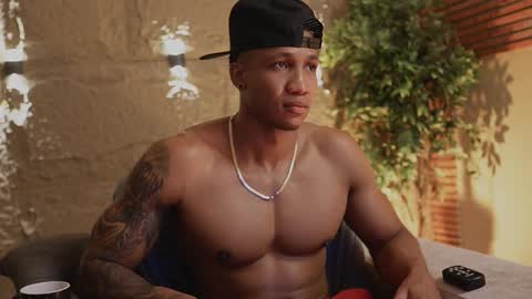 logan_varela online show from 11/11/25, 02:28