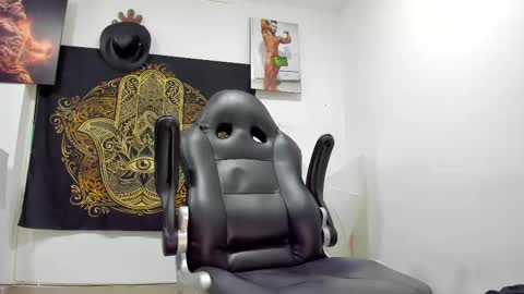 LOGAN WHITTERS online show from 02/16/25, 06:43