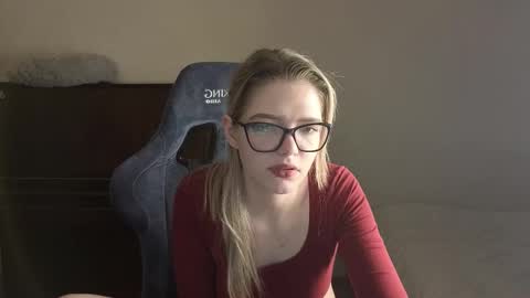 Snapshot of logandrive chatting on 03/19/26, 01:04 Logan and Katana online show from 03/19/26, 01:04