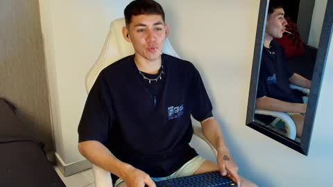 Loganfoster  online show from 01/07/26, 09:28