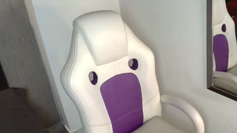 Loganfoster  online show from 01/12/26, 08:14