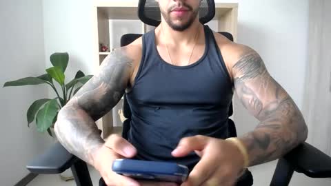 Snapshot of loganhod chatting on 05/07/26, 10:37 Logan Wolfp online show from 05/07/26, 10:37