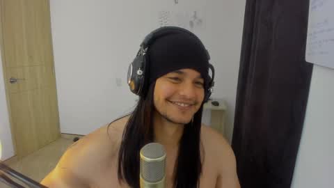 Snapshot of loganhot22 chatting on 12/12/24, 08:47 Logan online show from 12/12/24, 08:47