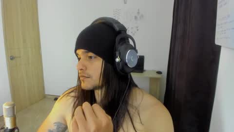 Snapshot of loganhot22 chatting on 12/14/24, 08:34 Logan online show from 12/14/24, 08:34