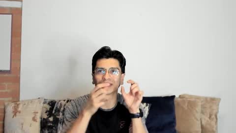 Snapshot of logannick chatting on 02/11/26, 08:19 Logan online show from 02/11/26, 08:19