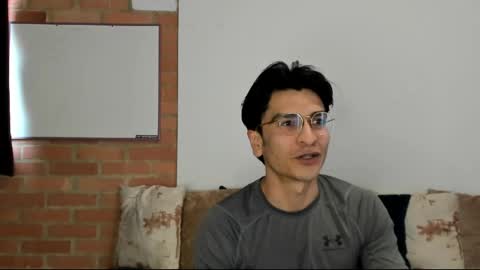 Snapshot of logannick chatting on 05/25/26, 04:24 Logan online show from 05/25/26, 04:24