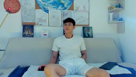 Snapshot of loganoficialx chatting on 03/30/26, 06:42 loganoficialx online show from 03/30/26, 06:42