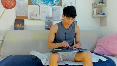 Snapshot of loganoficialx chatting on 04/14/26, 07:31 loganoficialx online show from 04/14/26, 07:31