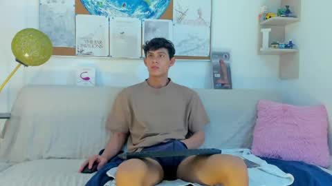 Snapshot of loganoficialx chatting on 04/25/26, 07:44 loganoficialx online show from 04/25/26, 07:44