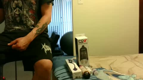 Snapshot of loganreaves69 chatting on 12/26/24, 08:00 Logan Reaves online show from 12/26/24, 08:00