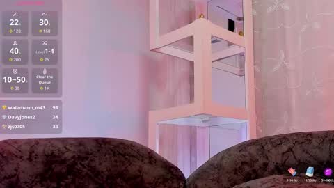 logantwink18 online show from 09/15/25, 11:54