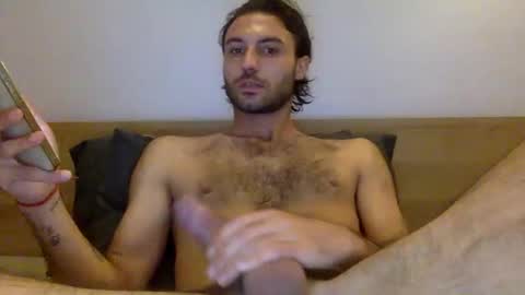 Snapshot of logeil27 chatting on 11/04/25, 08:35 logeil27 online show from 11/04/25, 08:35