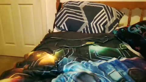 Snapshot of logmog chatting on 02/16/25, 02:53 Logmog online show from 02/16/25, 02:53