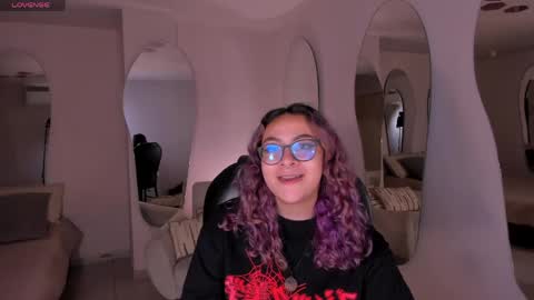 Snapshot of loiseharper chatting on 05/18/26, 05:13 Loise online show from 05/18/26, 05:13