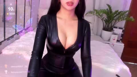 Snapshot of loisewilliams chatting on 01/21/25, 06:33 Mistress L online show from 01/21/25, 06:33