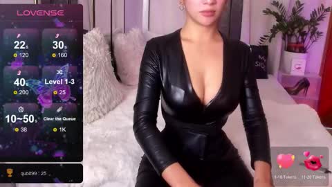 Snapshot of loisewilliams chatting on 09/26/25, 01:20 Mistress L online show from 09/26/25, 01:20