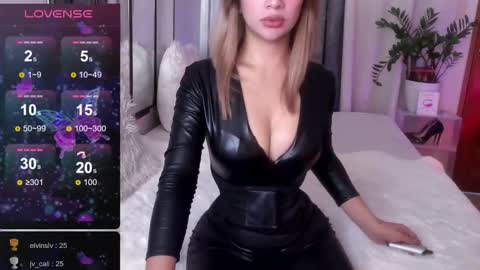 Snapshot of loisewilliams chatting on 10/04/25, 05:49 Mistress L online show from 10/04/25, 05:49