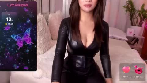 Snapshot of loisewilliams chatting on 11/13/25, 05:06 Mistress L online show from 11/13/25, 05:06
