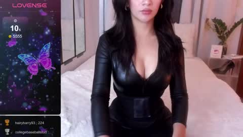 Snapshot of loisewilliams chatting on 02/27/26, 10:43 Mistress L online show from 02/27/26, 10:43