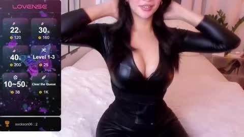 Snapshot of loisewilliams chatting on 03/07/26, 07:33 Mistress L online show from 03/07/26, 07:33
